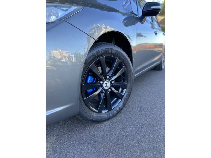HONDA - CIVIC - 2014/2014 - Cinza - R$ 68.900,00