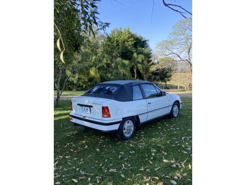 CHEVROLET - KADETT - 1992/1992 - Branca - R$ 65.000,00