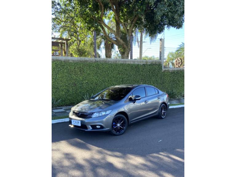 HONDA - CIVIC - 2014/2014 - Cinza - R$ 68.900,00