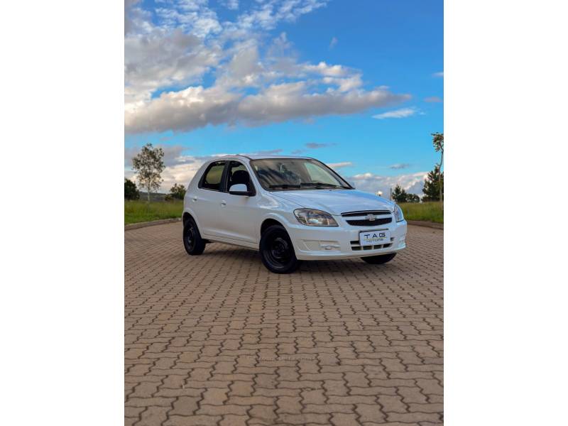 CHEVROLET - CELTA - 2014/2015 - Branca - R$ 35.900,00