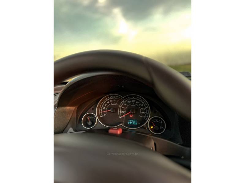 CHEVROLET - CELTA - 2014/2014 - Cinza - R$ 35.900,00