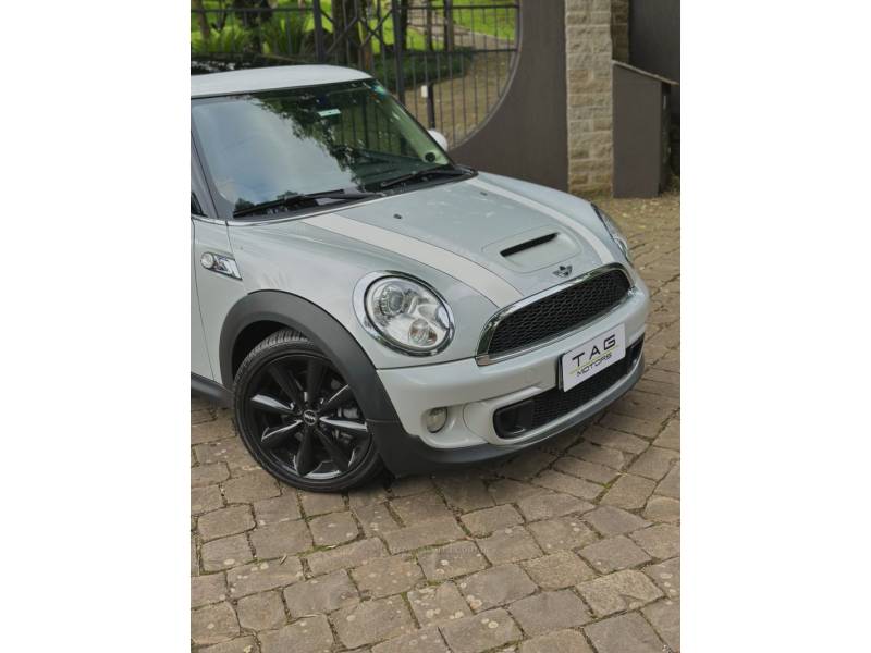 MINI - COOPER - 2011/2012 - Cinza - R$ 81.900,00