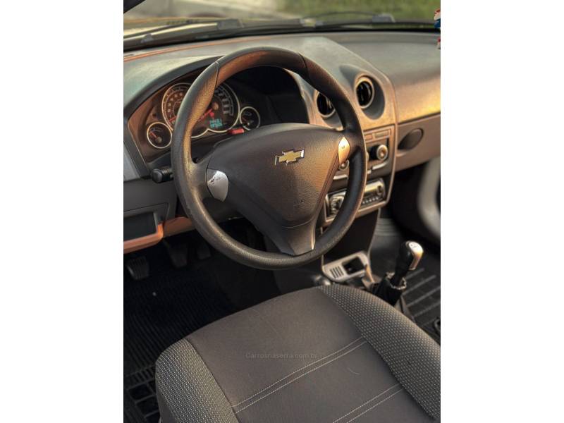 CHEVROLET - CELTA - 2014/2014 - Cinza - R$ 35.900,00