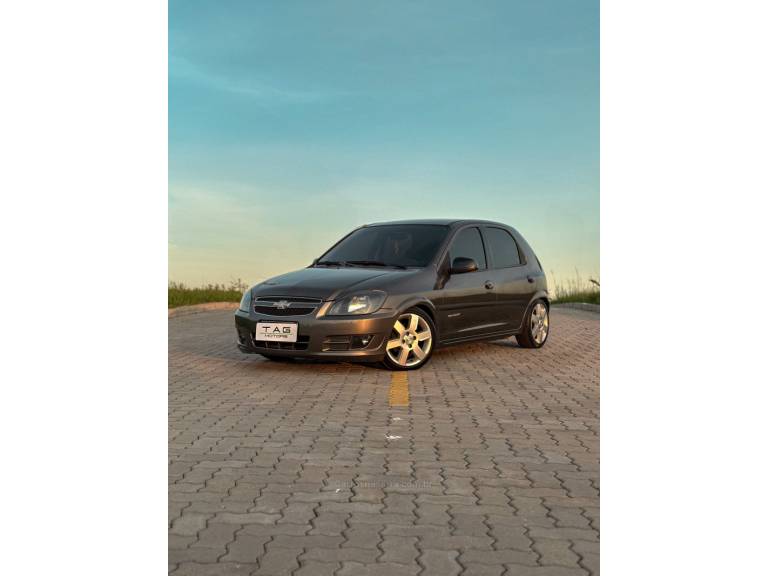 CHEVROLET - CELTA - 2014/2014 - Cinza - R$ 35.900,00