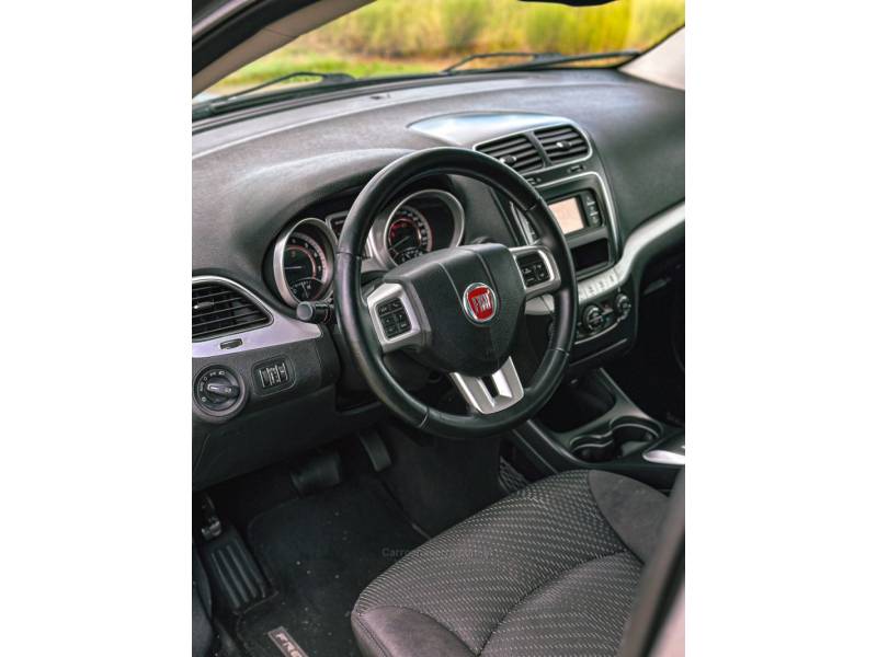FIAT - FREEMONT - 2012/2012 - Cinza - R$ 45.900,00